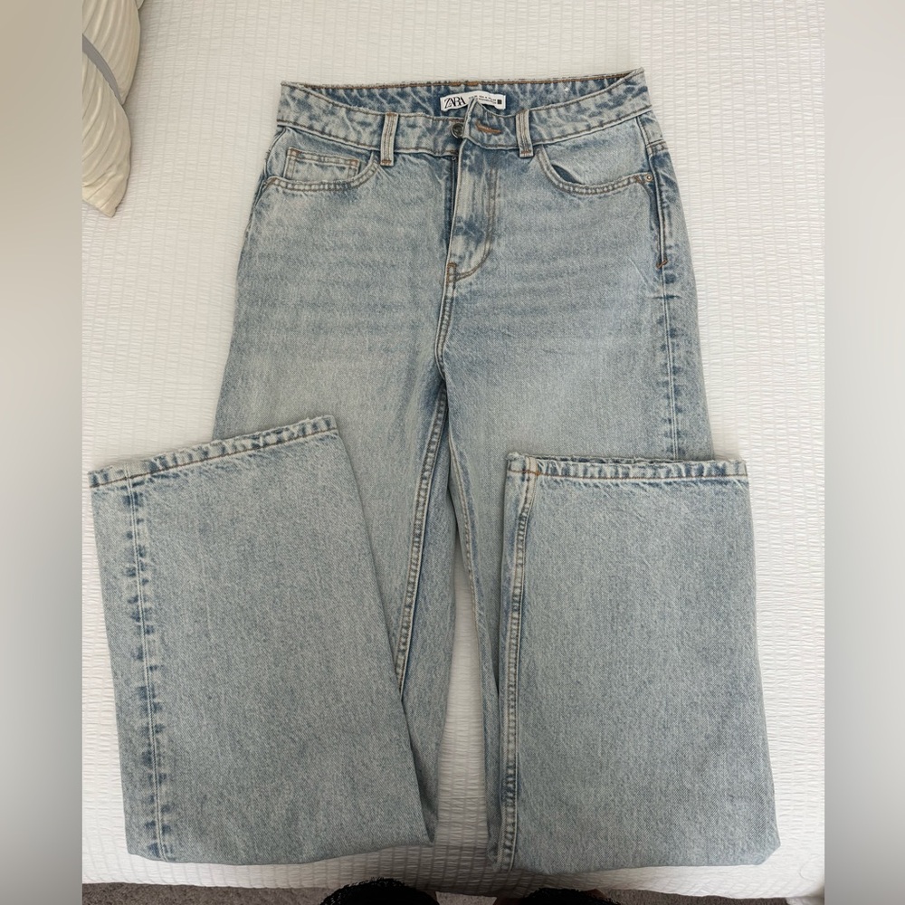 zara light wash blue jeans